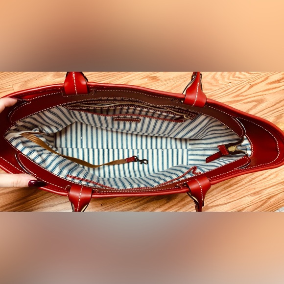 DOONEY & BOURKE BEACON SMOOTH LEATHER LARGE ZIP TOTE RED BAG EUC J17038834 $268 - Picture 10 of 16